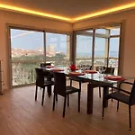 Grand - - De La Rose 아파트