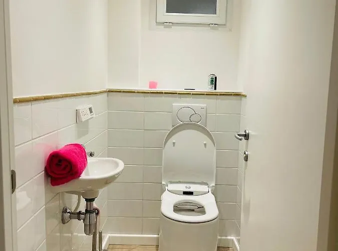 Grand - - De La Rose *